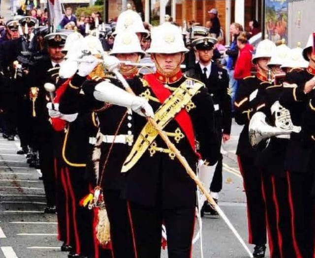 Torpoint welcomes HMS Raleigh in traditional parade