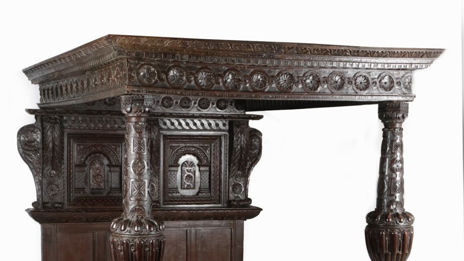 Godolphin's Historic Elizabethan Bed Expected to Fetch Up to £30,00...
