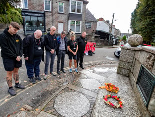 Staff and veterans restore memorial