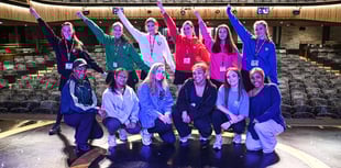 Drama students meet SIX queens