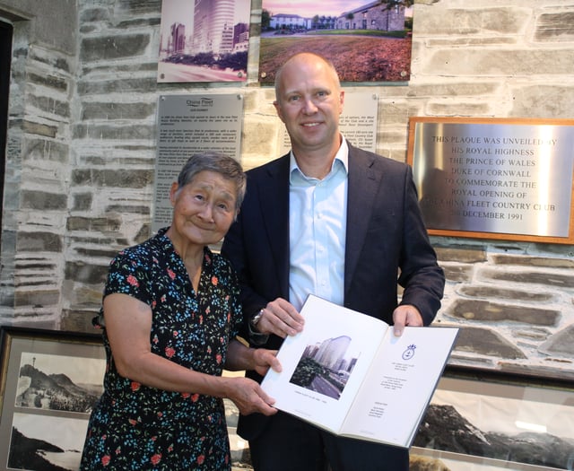 Bus stop chat leads to heartwarming reunion with Hong Kong history