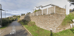 Plans to build house in back garden of property