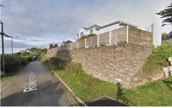 Street view of southern boundary to River View