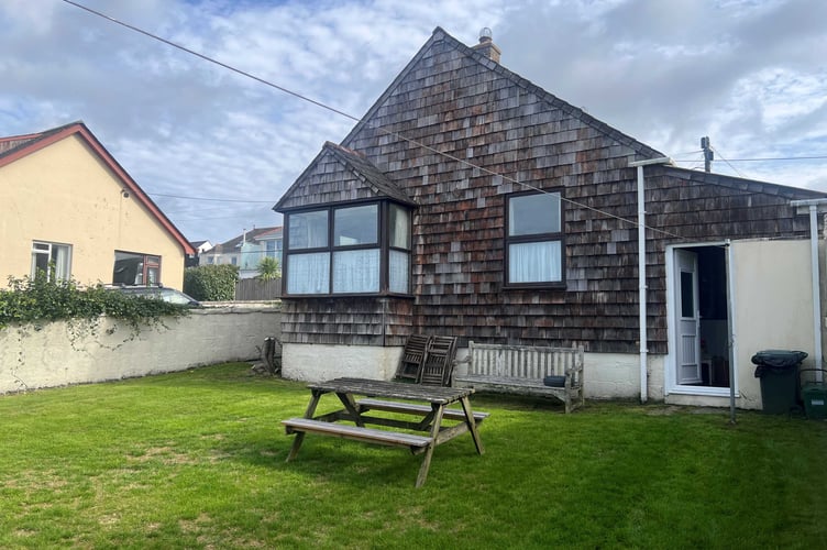The Nook, Mullion.