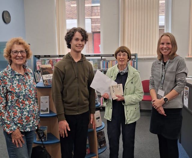 French A level student wins twinning association prize 