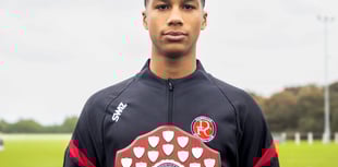 St Day secure late draw at Dobwalls as top two win again