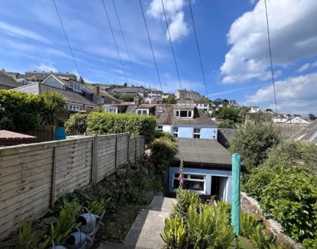 Fowey residents win campaign for shop terrace plan