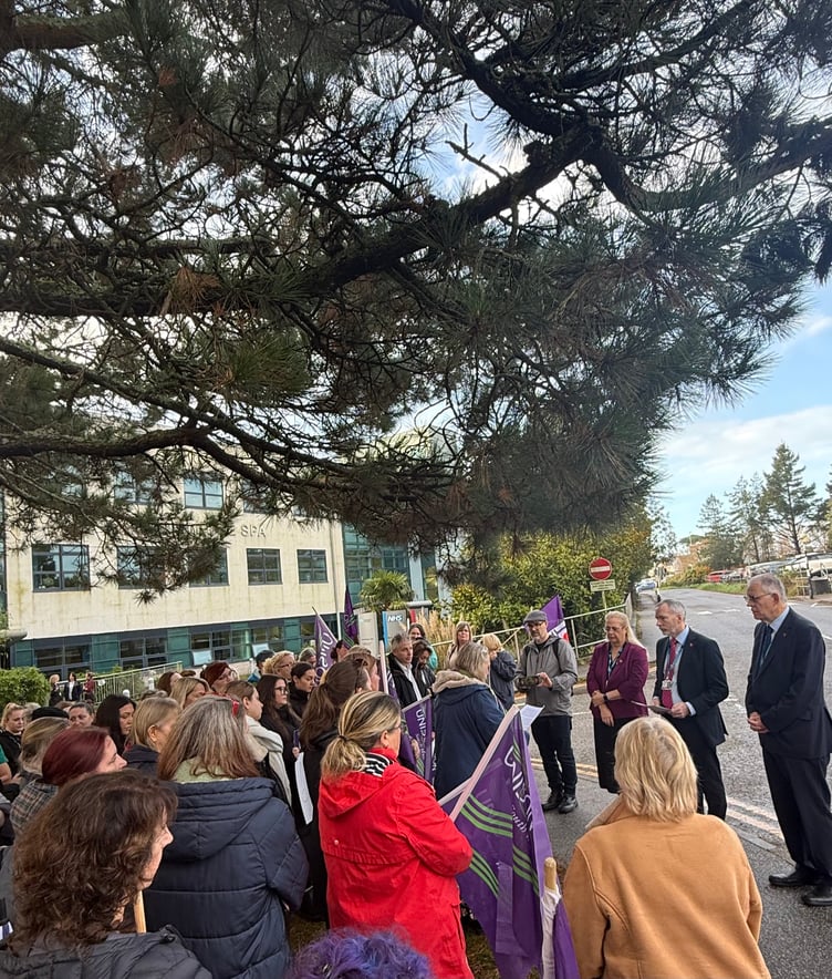 Steve Williamson meets protesters