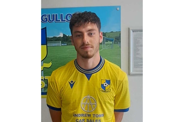 Sam Eccleston, Sticker.