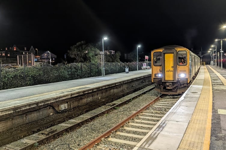 A GWR train uses the new platform at Newquay during the evening of Monday, November 17 (Picture: Network Rail)
