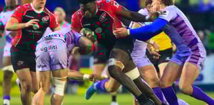 Pirates rally late on to earn bonus-point at high-flying Worcester