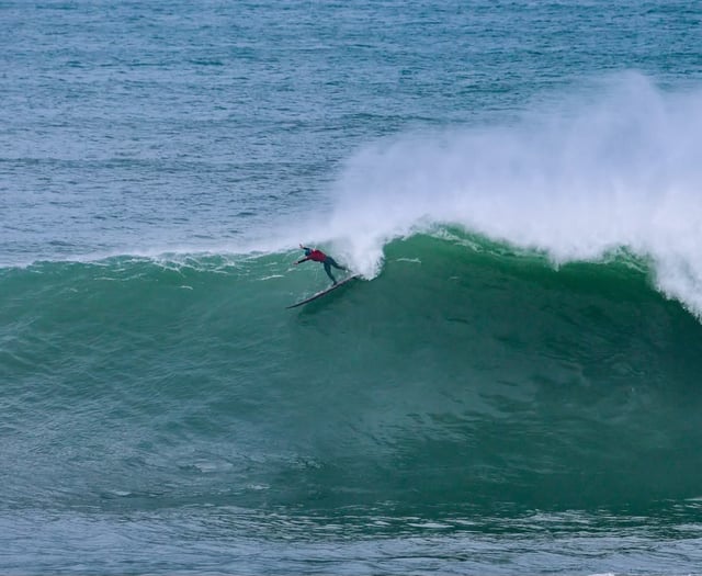 Big wave surfers receive early Christmas present