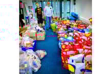 Garden centre delivers 120 Christmas dinner bags to foodbank