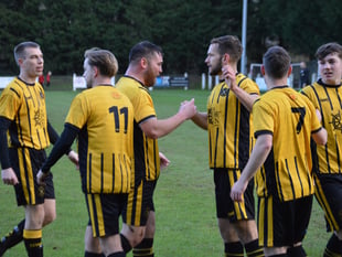 Torpoint Athletic aim to go top with victory over Bridgwater United