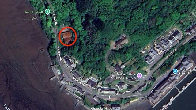 New bid for housing on controversial riverside site