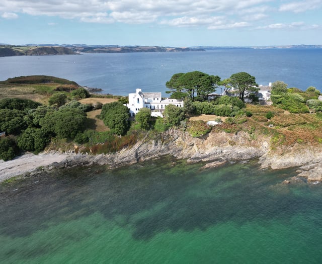 Cornish house from Daphne du Maurier novel goes on sale