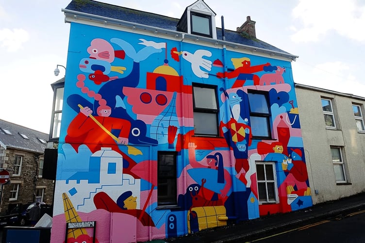 The new mural by artist Lauren Morsley (Picture: Bob Quinn)