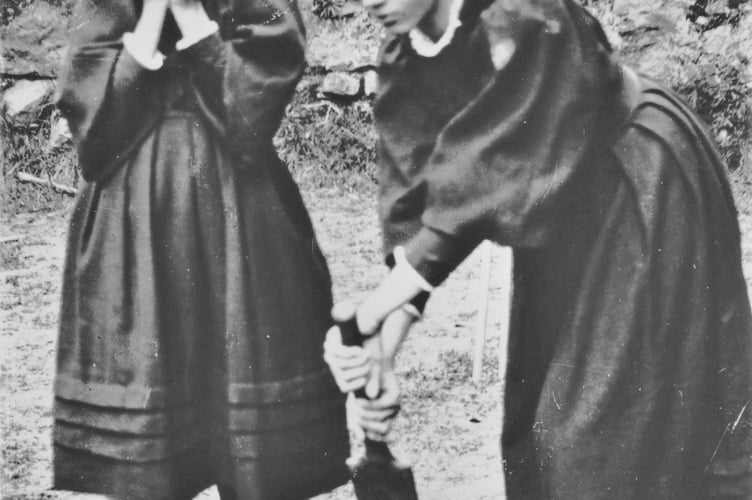 Virginia and Vanessa playing cricket at Talland House 1893