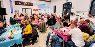 Retro fun returns to Saltash for mayor’s 1970s charity quiz