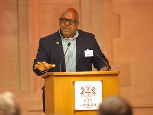 Inspirational speaker to give free community talk