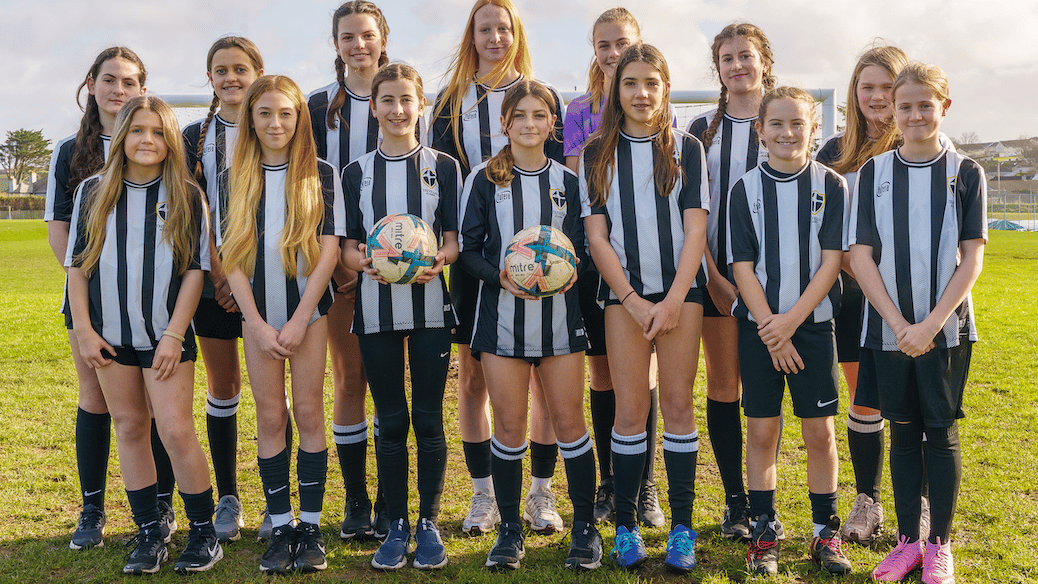 School netball team scores semi final place in national comp