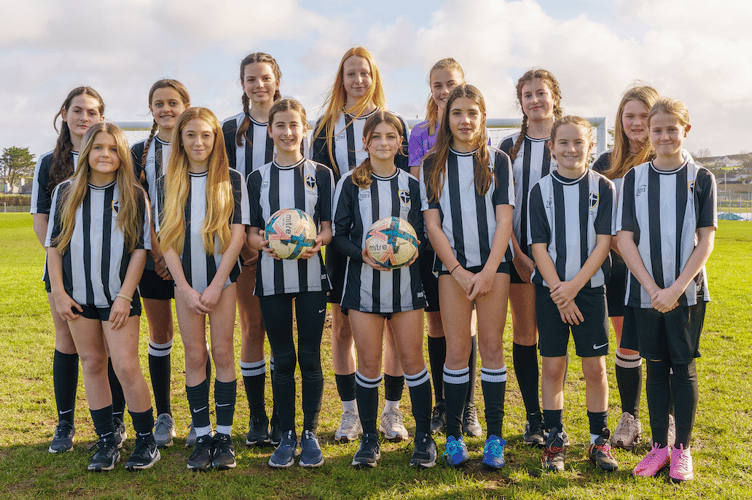 Treviglas Academy girls under 13 netball side 