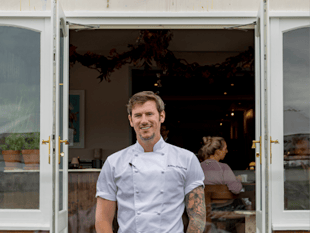 Celebrity chef awarded Michelin star for new restaurant