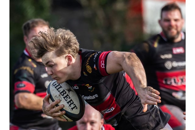 Leaders Camborne extend advantage as Luctonians lose at Barum