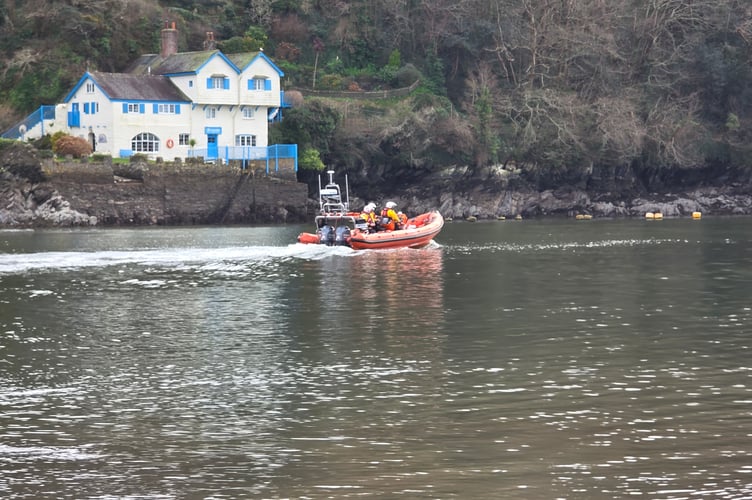 'Spirit of Daisy' on her way to her new mooring.