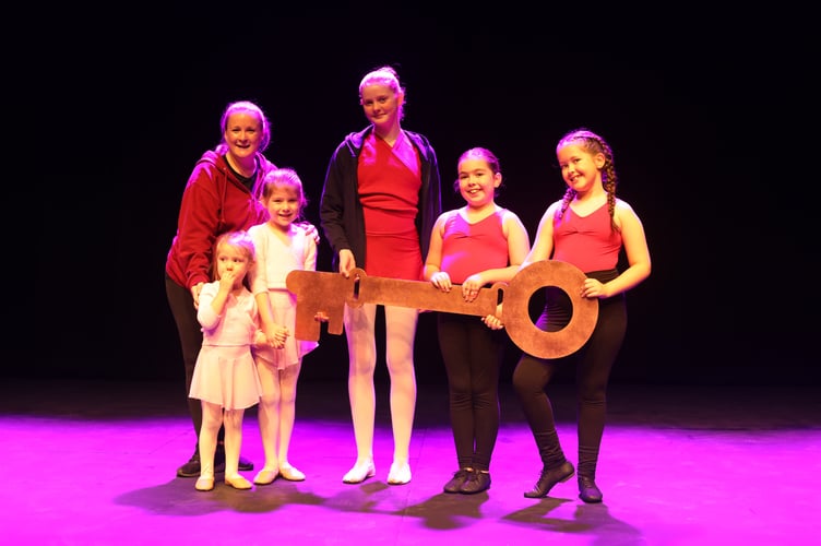 Pointe Academy of Dance Group Shot.