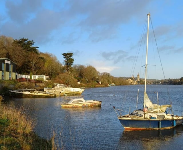 Wrecked boats could be removed in Cornwall as risk grows