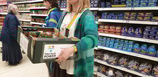 Food "redistributed" by activists at supermarket 