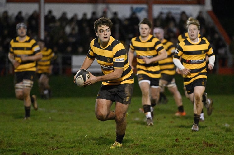 Oscar Marr (PZ&N) of Cornwall U20s looks for support. - Photo mandatory by-line: ©Simon Bryant/Iktis Photo - 04/02/26, Cornwall Clubs XV, Cornwall U20s, Friendly, Sport, Rugby Union, St Austell, Tregorrick Park England