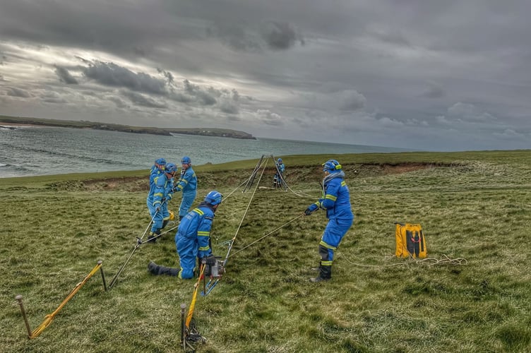 Coastguard set up a rope rescue (Picture: HM Coastguard Padstow)