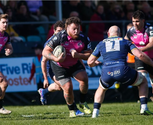Play-off chasing Pirates soundly beaten by high-flying Worcester