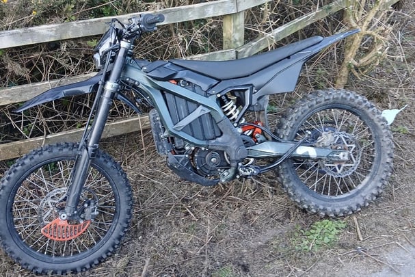 The e-motorbike that was being ridden on a pavement in St Austell. (Picture: St Austell Police)