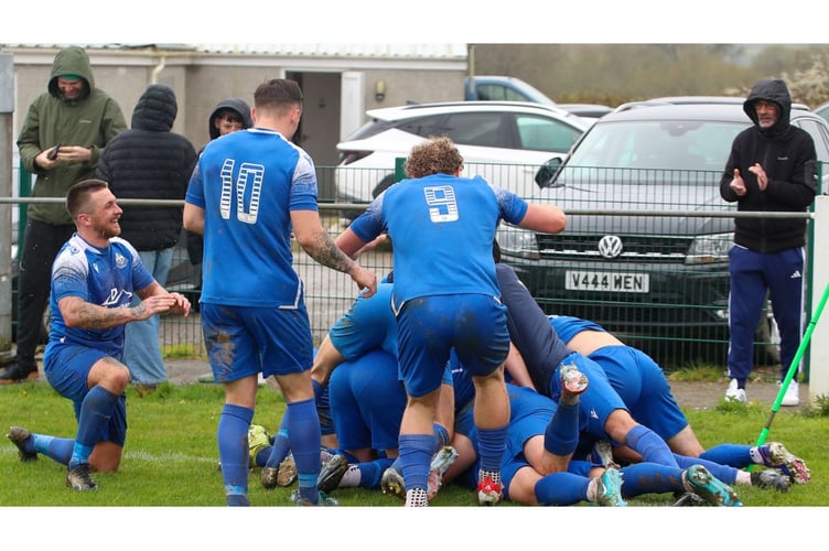 Max Gilbert winning goal, Liskeard.