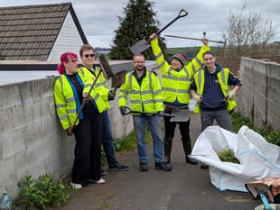 Former mayor declares 'war on weeds' 