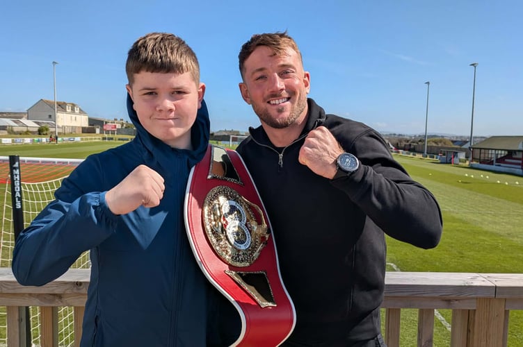 Fans queued to get their picture with Brad Pauls (Picture: Warren Wilkins)