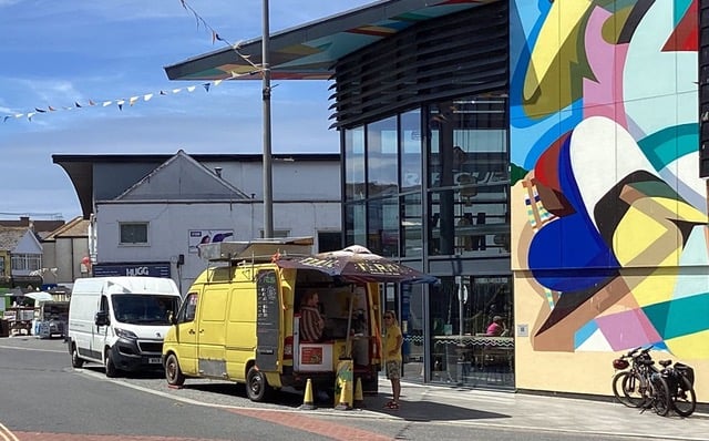 Food truck owner fined £950 for illegal trade