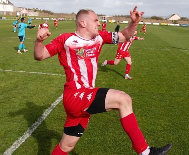 Downing's late header keeps Newquay's season alive