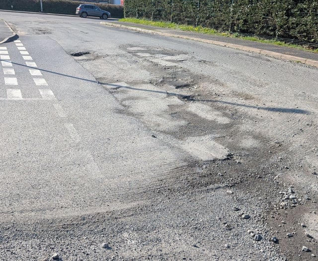 Councils warned over pothole repairs