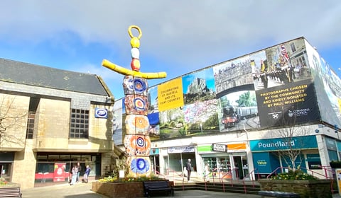 Survey shows people want sculpture removed