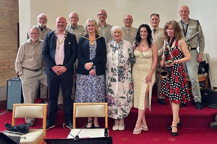 It was a night to remember for the Sue Hooper Charitable Foundation as they celebrated 25 years with a special concert involving The Carlton Big Band and Florence Hope, which was attended by Saltash Mayor Rachel Bullock and her husband consort Matt.