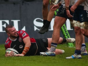 Pirates take play-off race to the final day of the season