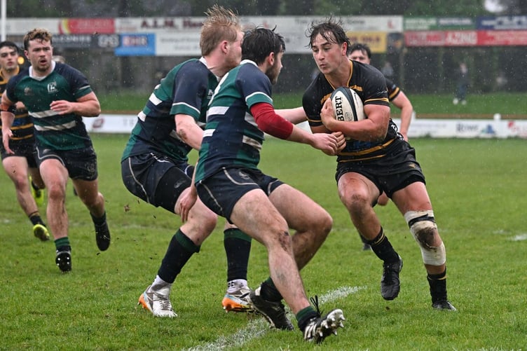 oli robinson.