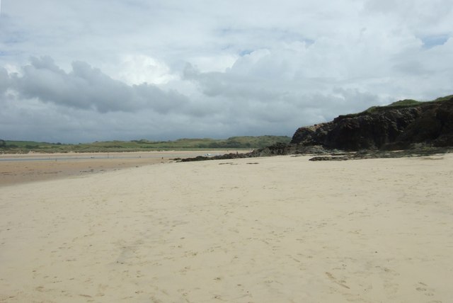 Tregirls Beach (Picture: Simon Huguet/Geograph)