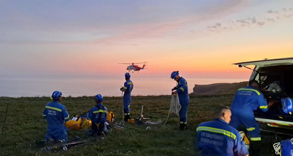 Rescue operation launched after two people became trapped on cliff ...
