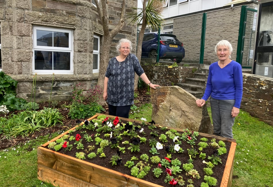 Flower arrangement to bloom for twinning anniversary