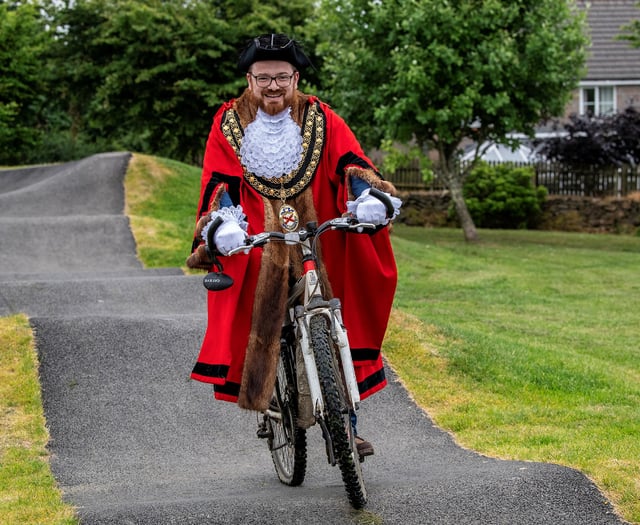 Celebrations as pump track officially opened